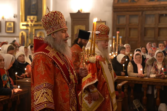 В лавре на Донетчине на Пасху собралась толпа без масок: фото и видео