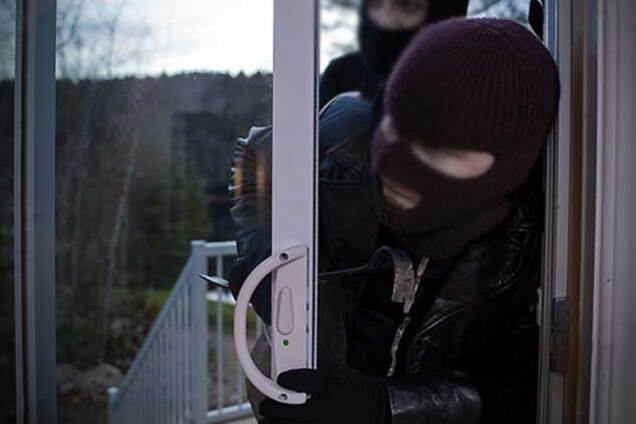 Під Одесою бандити у формі копів влаштували наліт на будинок бізнесмена