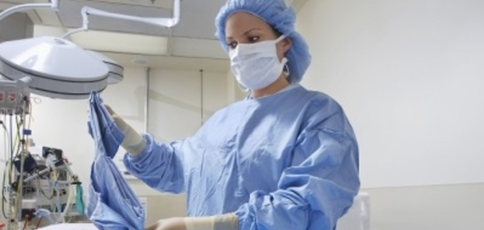 На Полтавщині медсестра лікарні для хворих на коронавірус скоїла самогубство – ЗМІ