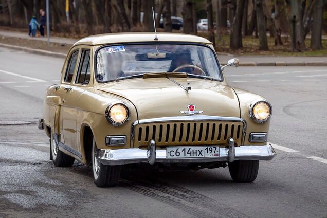 В легендарную Волгу установили огромный мотор от пикапа