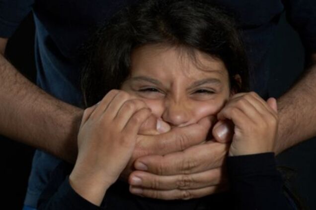 На Днепропетровщине разыскивают педофила, изнасиловавшего двух школьниц: составлен фоторобот