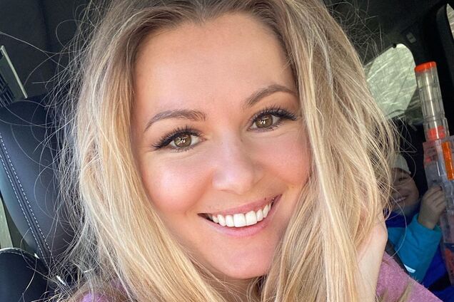 35-летняя Кожевникова похвасталась соблазнительным телом в откровенном купальнике