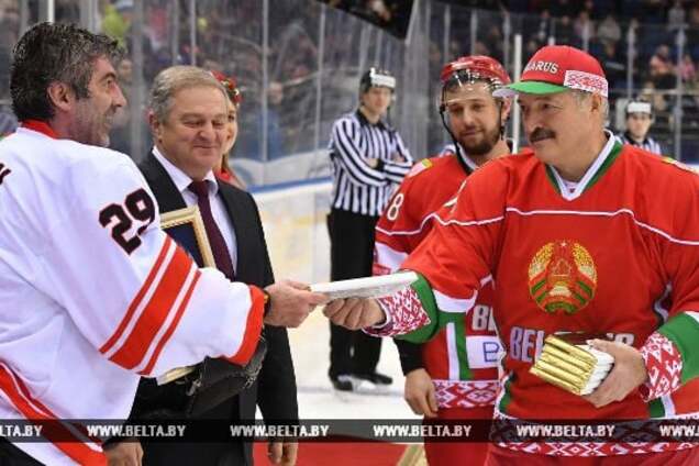 У хокеїста команди Лукашенка виявлений коронавірус