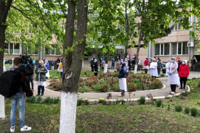 Під Одесою попрощалися із загиблим від СOVID-19 медиком. Відео