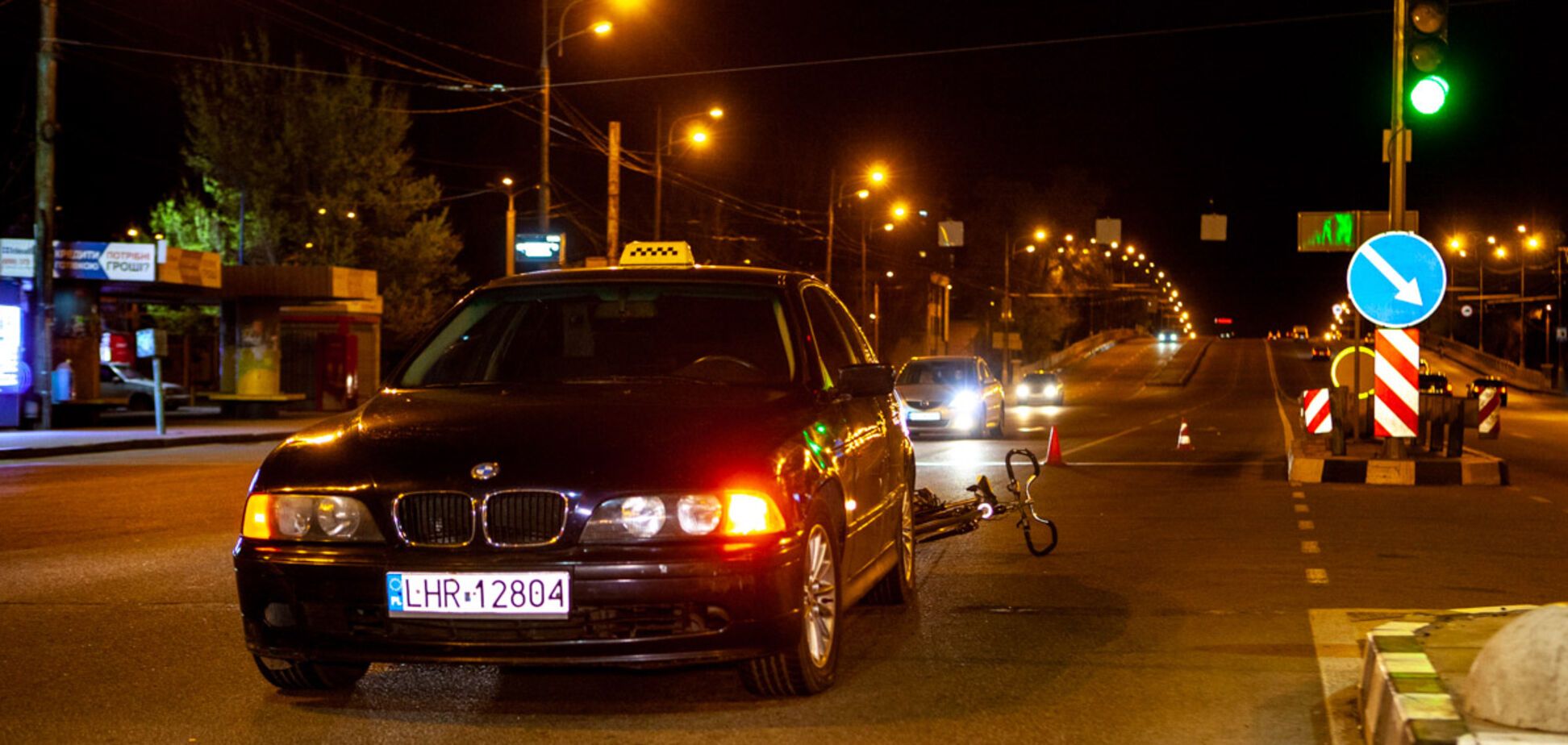 У Дніпрі дитина на велосипеді потрапила під колеса BMW. Відео