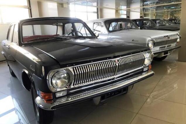 Назад в СССР: в России открыли автосалон с советскими авто