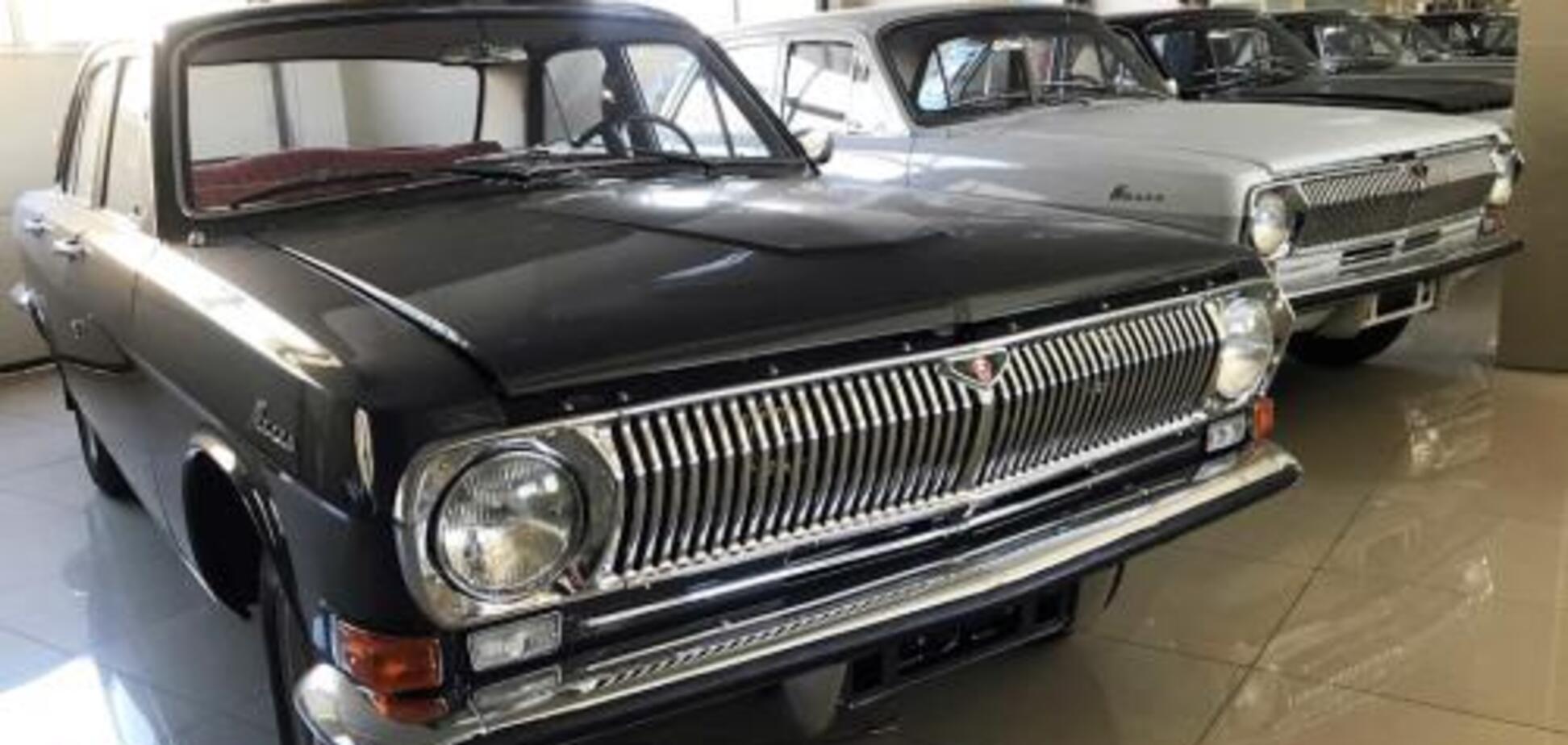 Назад в СССР: в России открыли автосалон с советскими авто