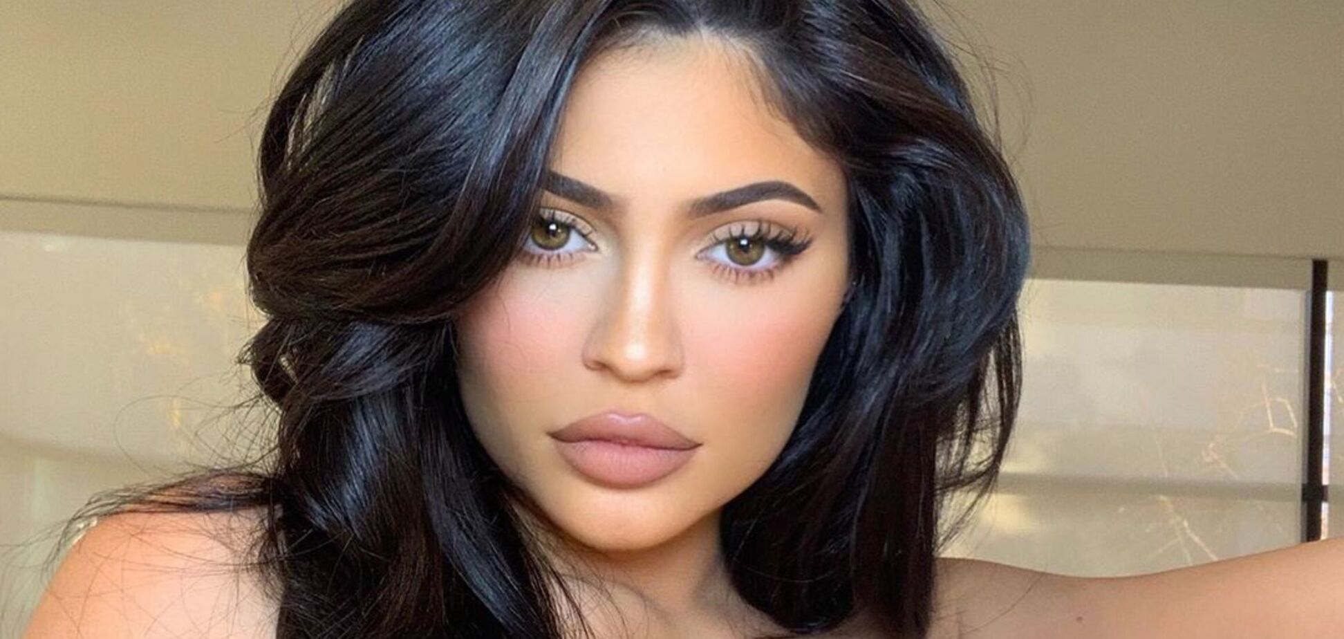 Как выглядит Кайли Дженнер без макияжа: подборка самых неожиданных фото