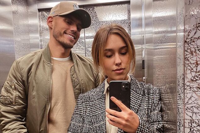 Полуголые 'Холостяк' и его невеста завели сеть интимным фото