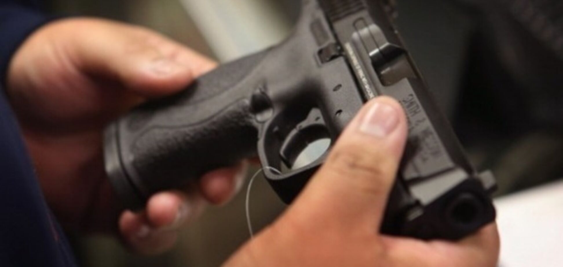 На Дніпропетровщині чоловік торгував зброєю поштою