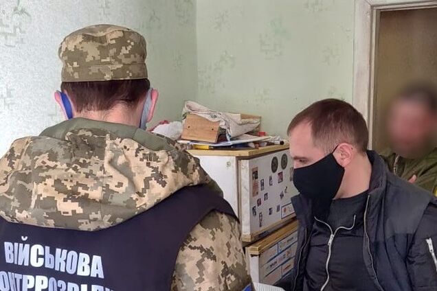 Патроны, порох и наркотики: инструктор снайперов из Десны незаконно продавал оружие. Фото