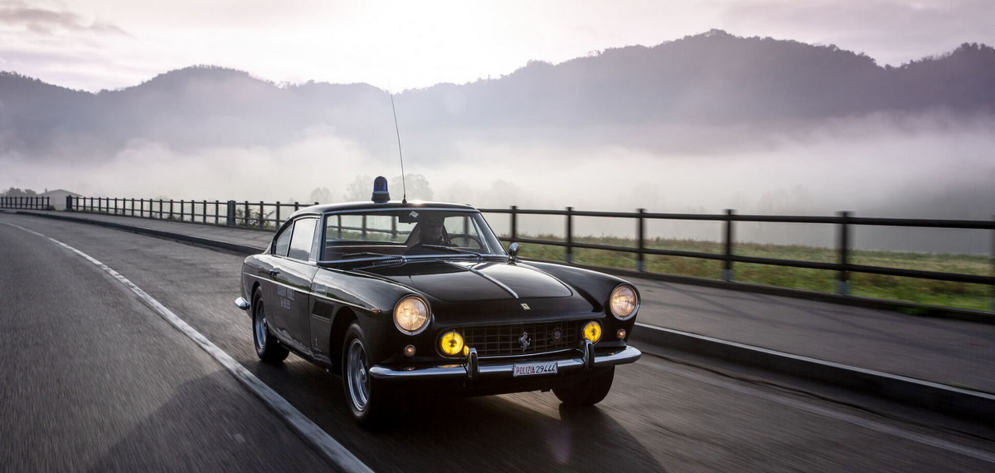 Единственный в мире полицейский Ferrari выставили на торги