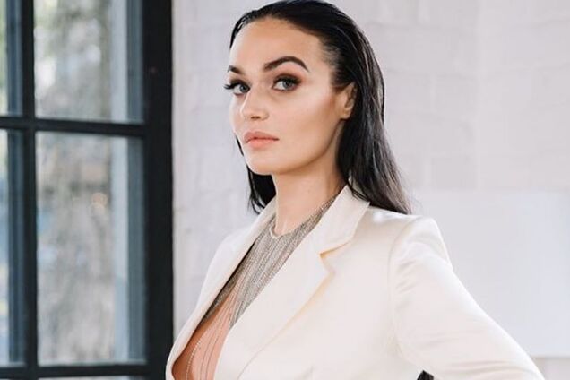 Водонаева показала пышную грудь на камеру: пикантные фото