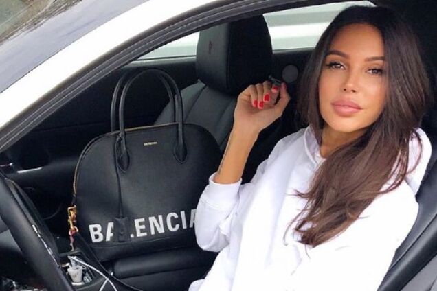 Оксана Самойлова, яка розійшлася з Джиганом, святкує 32-річчя: найвідвертіші фото моделі