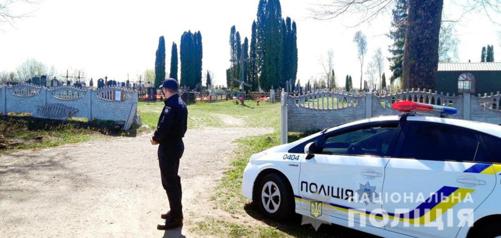 В Україні закрили кладовища