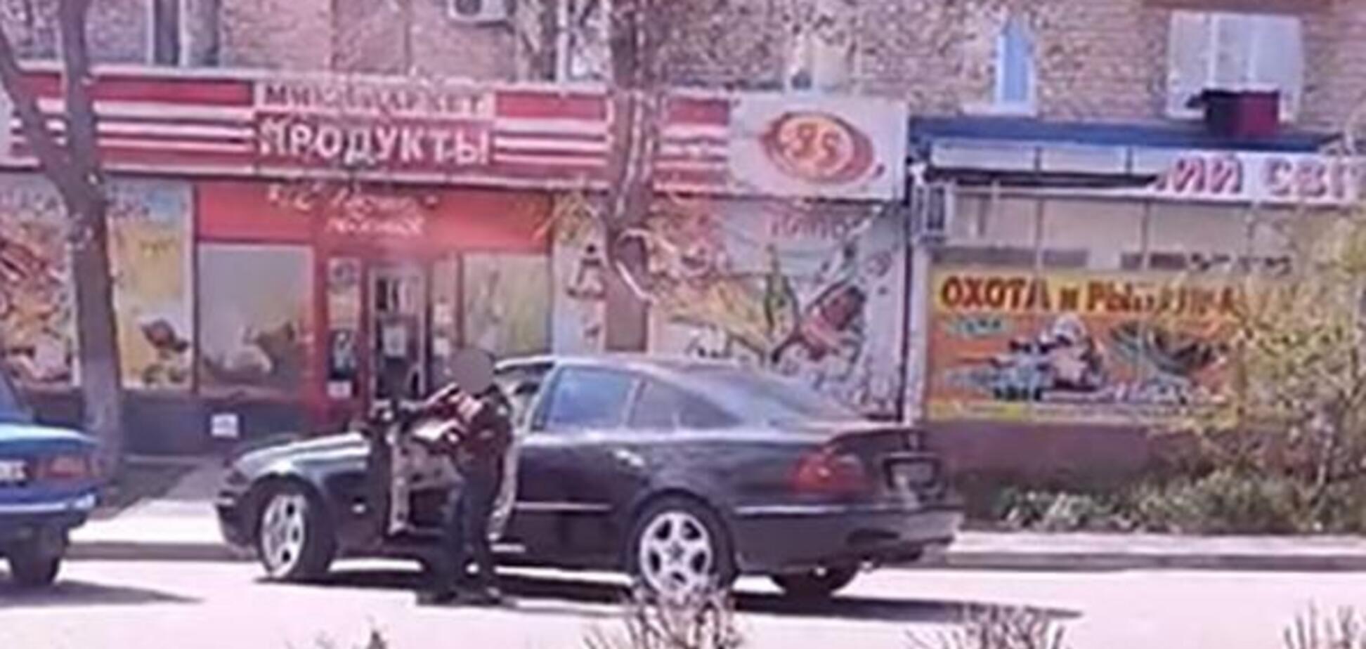 У 10 років сам на 'Мерседесі': в Запорізькій області зняли дитину за кермом. Відео