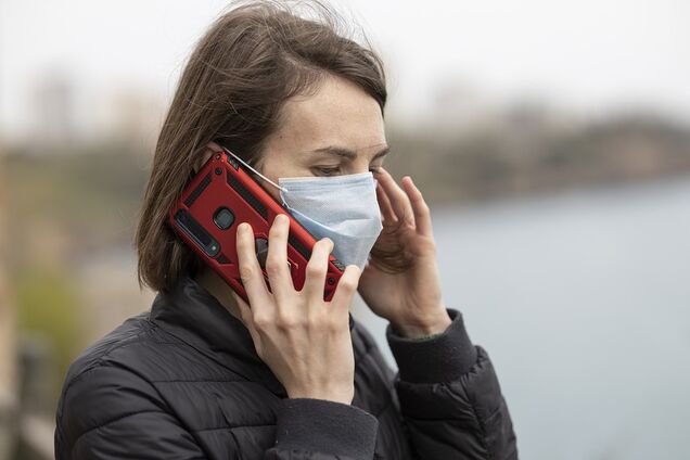 Смартфоны во время пандемии коронавируса несут опасность: специалист назвал причину