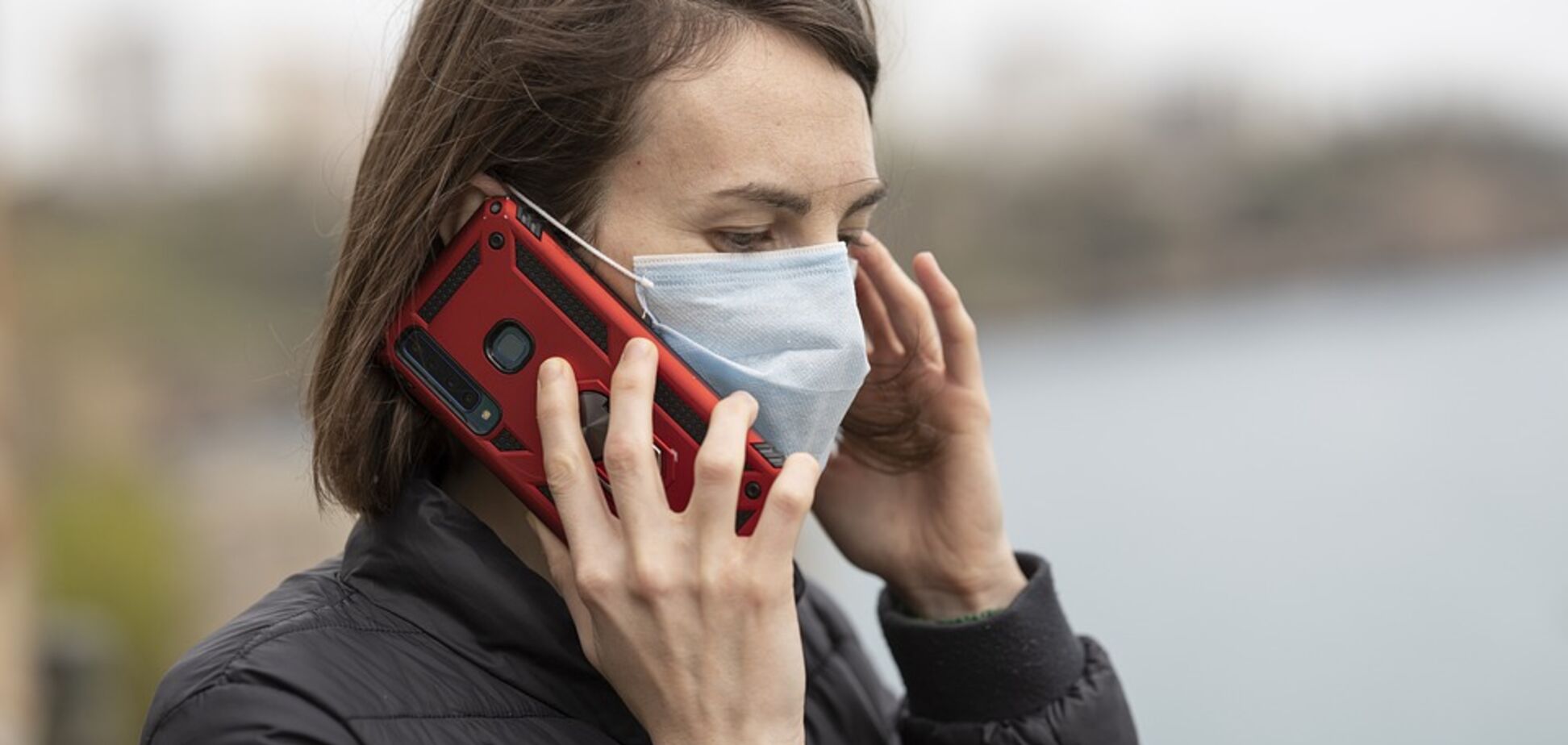 Смартфоны во время пандемии коронавируса несут опасность: специалист назвал причину