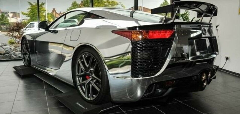 Самый дорогой Lexus в мире продают почти без пробега