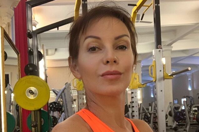 53-летняя певица из РФ возмутила сеть пошлым фото с деньгами