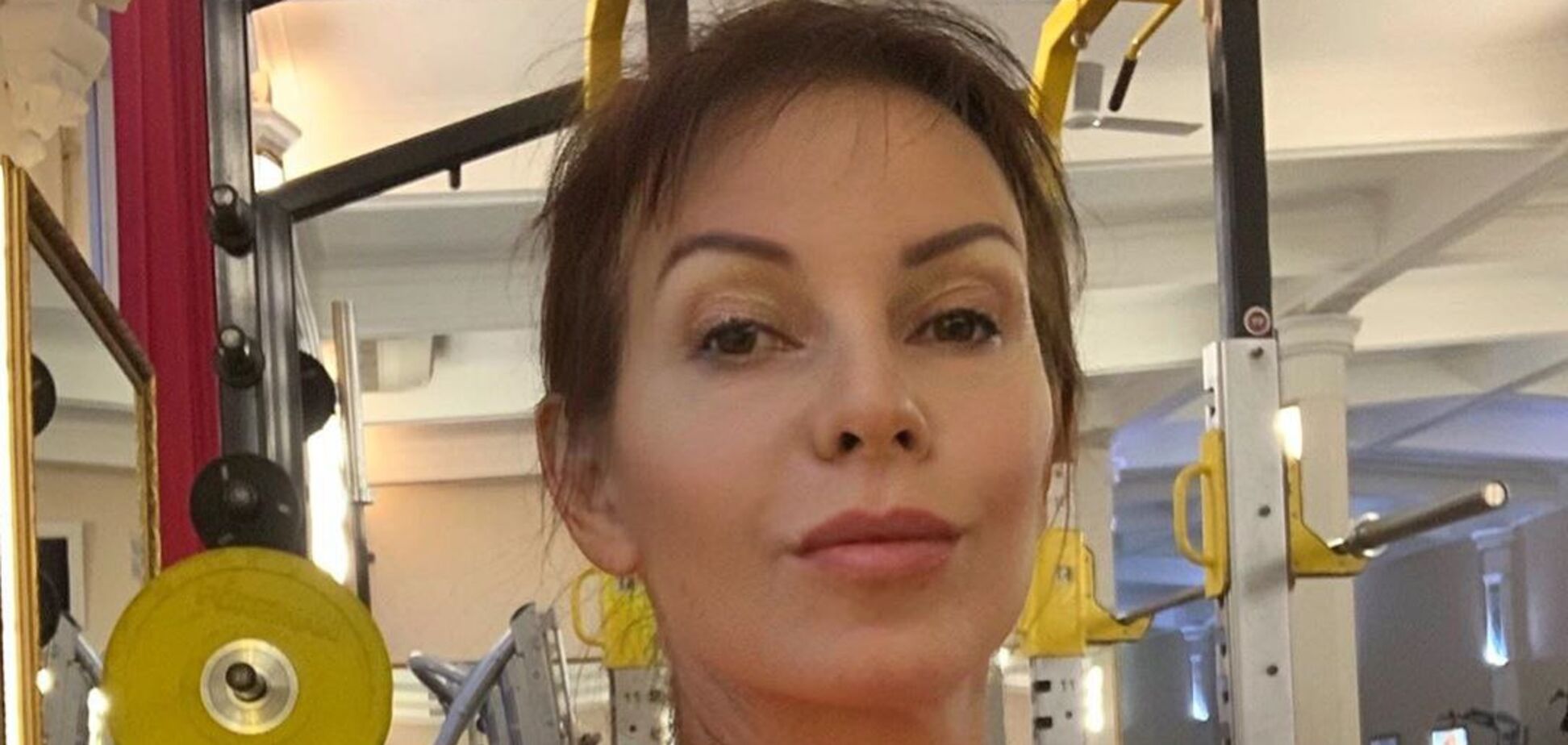 53-річна співачка з РФ обурила мережу вульгарним фото з грошима