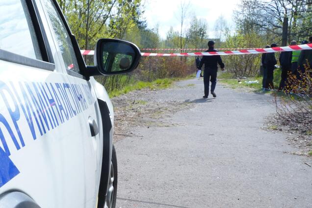 Жестоко убивали: во Львове нашли тело женщины в заброшенной воинской части