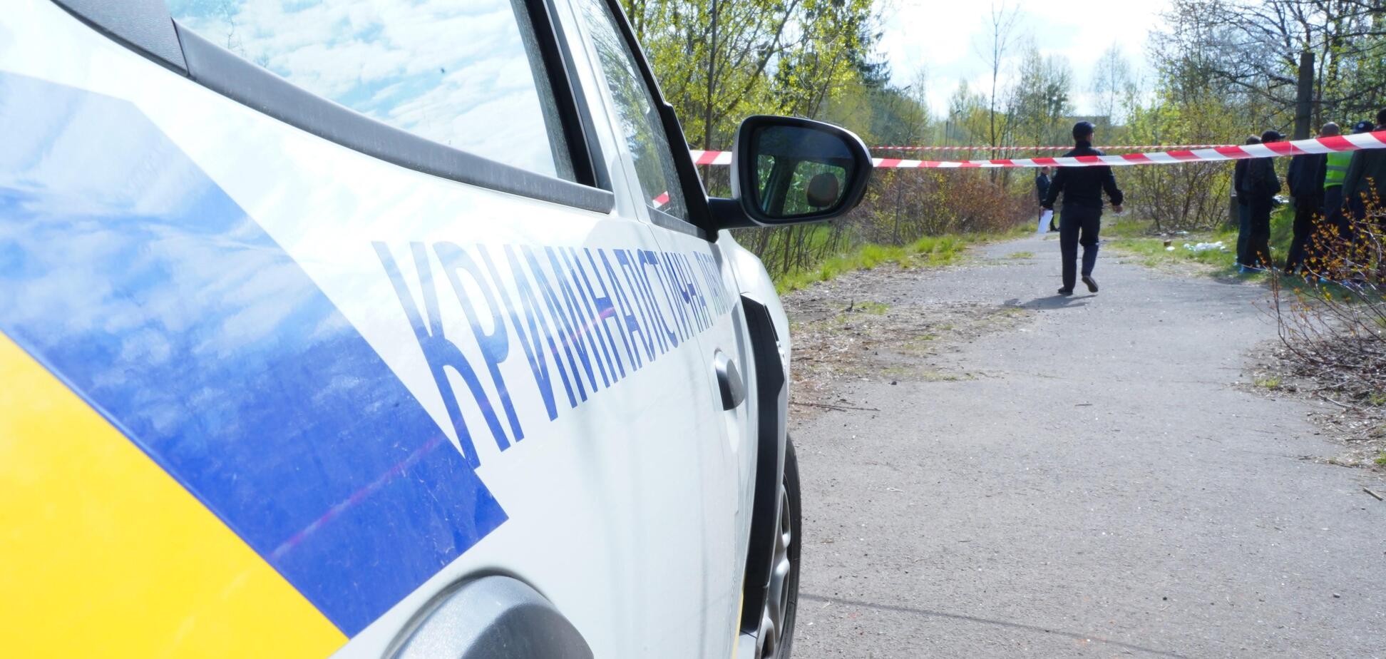 Жорстоко вбивали: у Львові знайшли тіло жінки в покинутій військовій частині