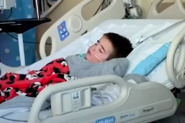 Мать показала, как ее 4-летний сын задыхался от коронавируса. Видео