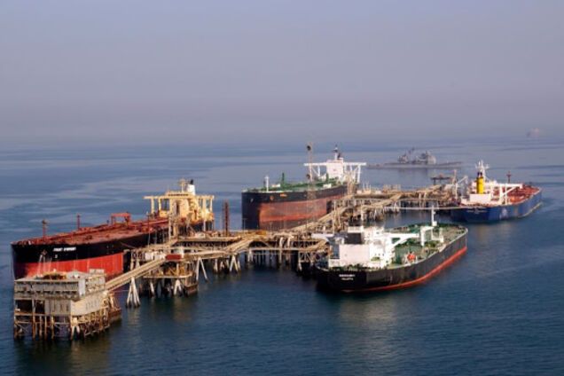 Каліфорнію оточили танкери з нафтою: ситуація на ринку наблизилася до критичної