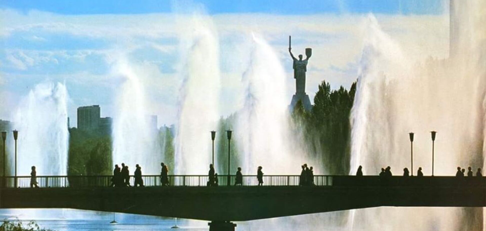 Фонтани на Русанівці у Києві