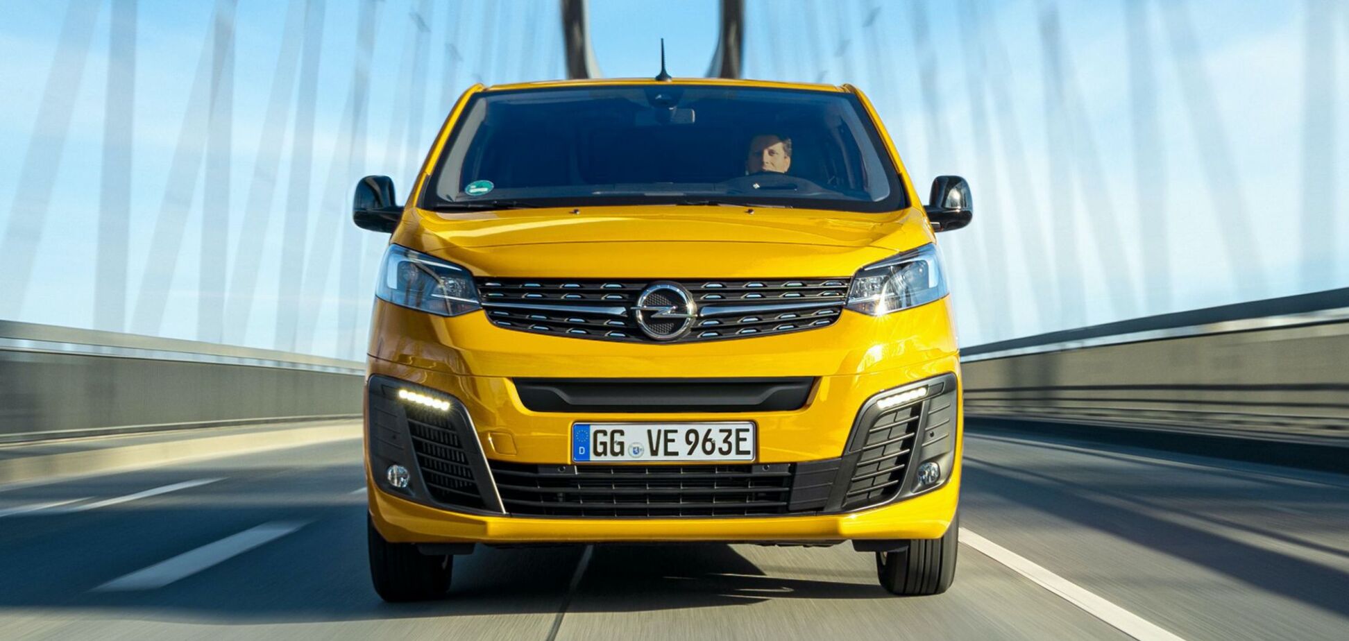 Opel підготував електричний фургон Vivaro-e