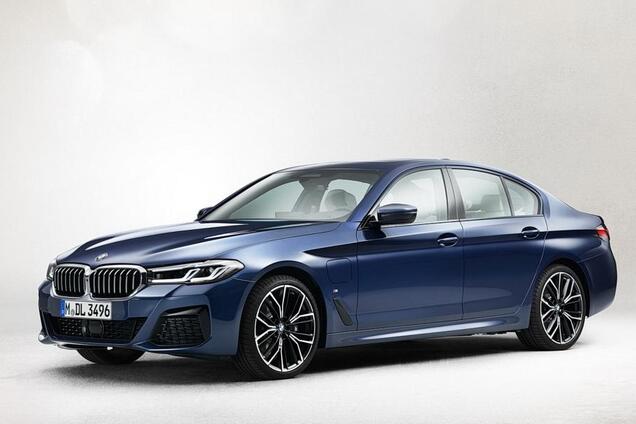 Под семёрку: новая BMW 5-Series показалась на официальных фото