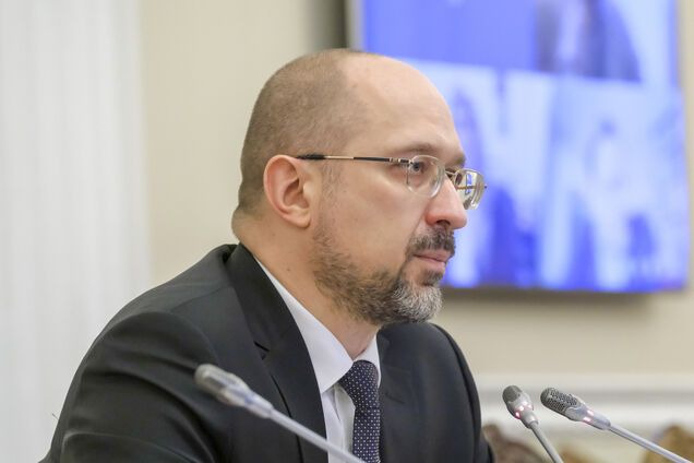 Шмыгаль пообещал 'новые деньги' украинцам: в Кабмине рассказали, как спасут экономику