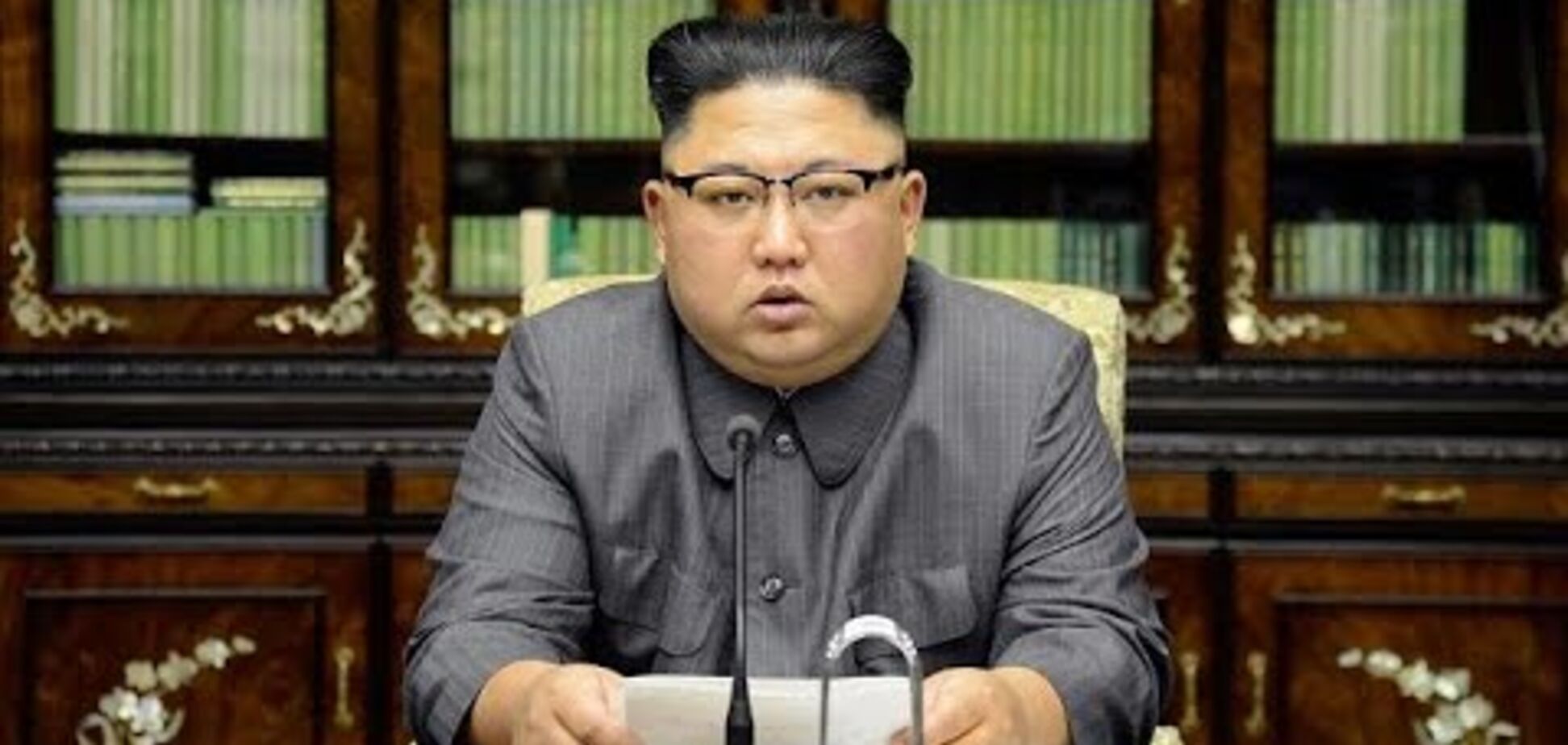 Не може встати: в КНДР злили нові дані про Кім Чен Ина