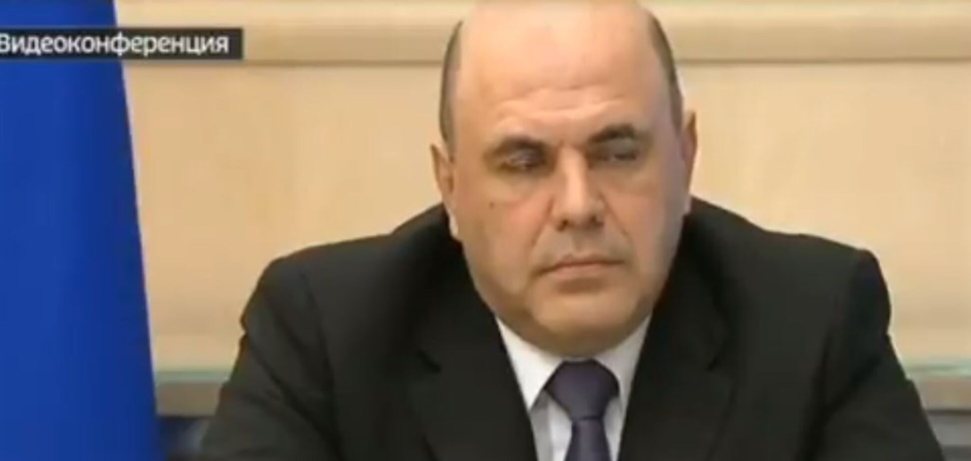 Сеть позабавил засыпающий под голос Путина российский премьер. Видео