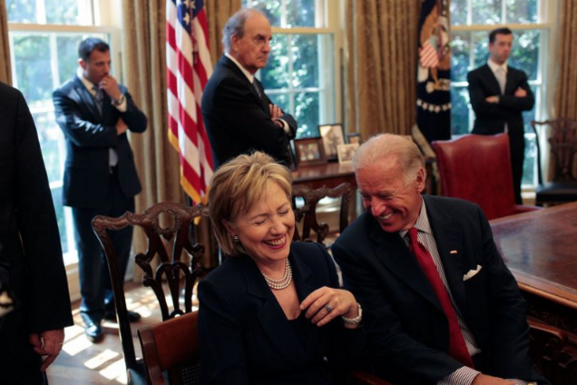 Клінтон висловила підтримку Байдену на виборах президента США