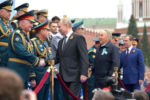 Путін пообіцяв із розмахом відсвяткувати "священне" 9 травня