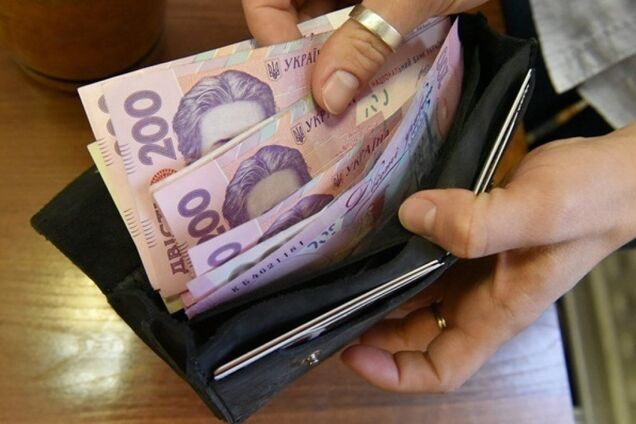 В Україні зросли зарплати, незважаючи на кризу: хто та скільки отримує