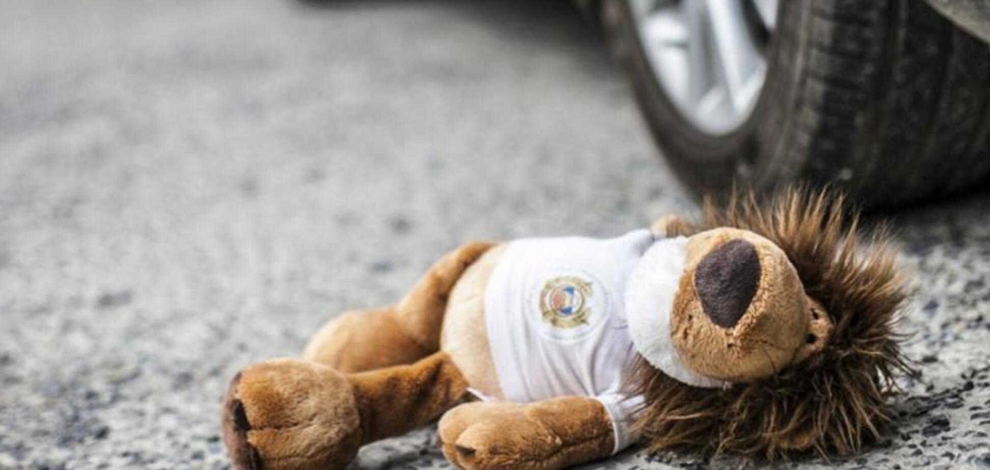 В Днепре 2-летний ребенок попал под колеса автомобиля
