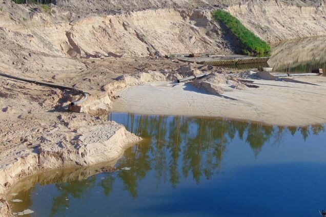 СБУ піймала ексдепутата на незаконному видобутку піску на Житомирщині