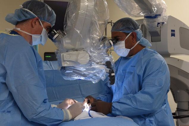 Зеленский отправляет украинских медиков в Италию