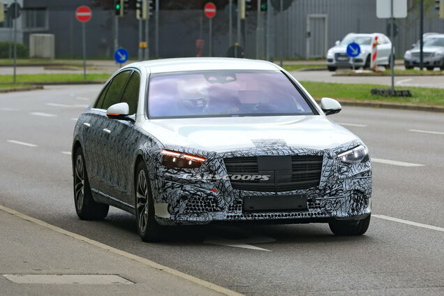 Новий флагман Mercedes-Benz покажуть восени