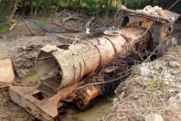 На дне реки нашли поезд, которому 135 лет. Видео
