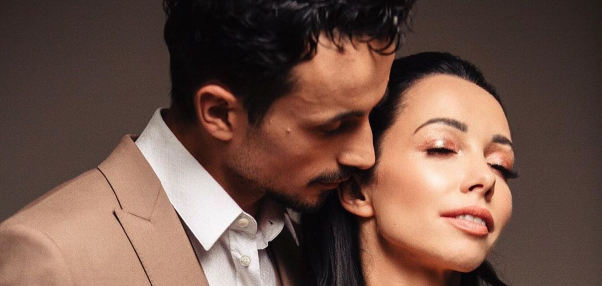 Звезда 'Танців з зірками' пикантно станцевала с мужем в постели