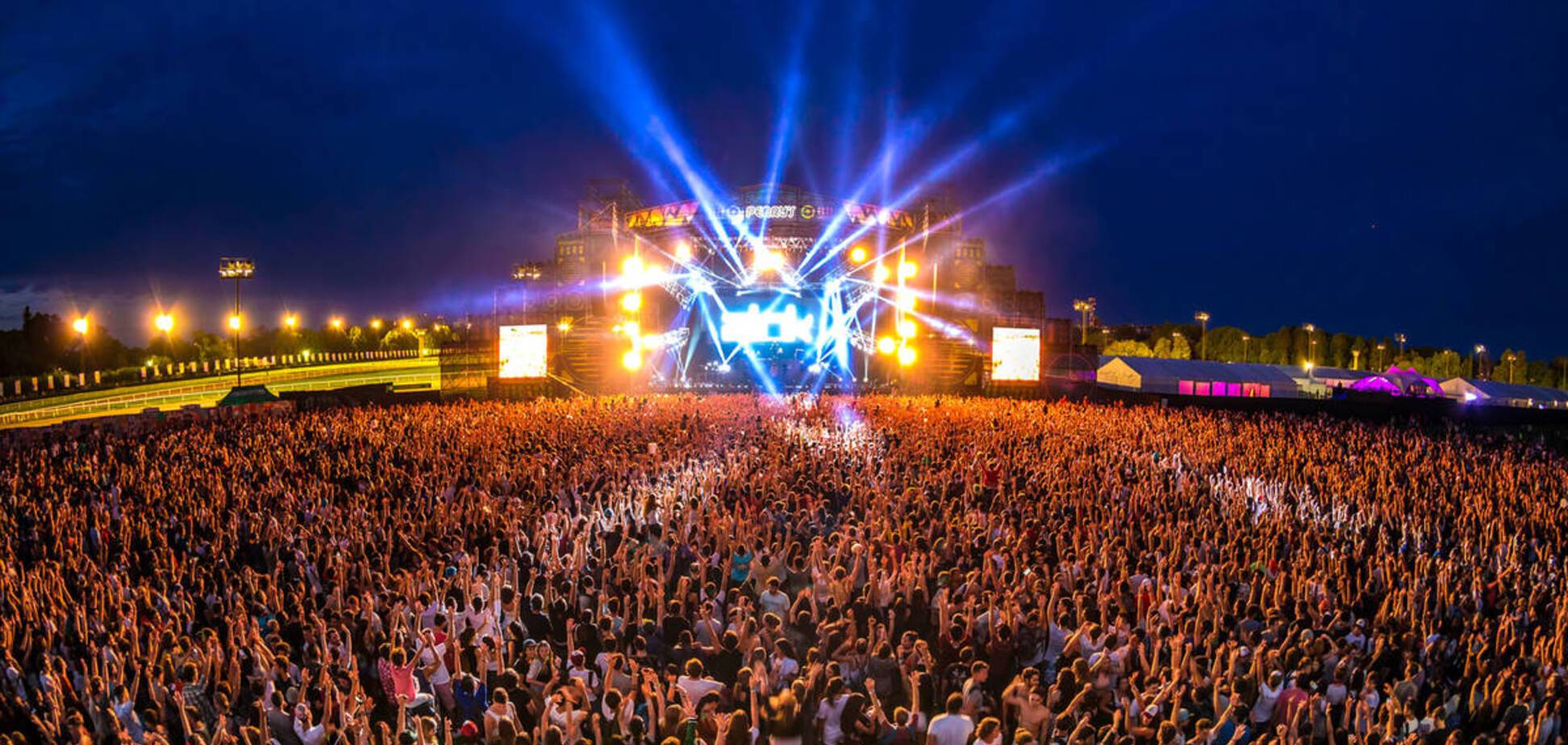 Фестиваль Atlas Weekend 2020 отменили из-за коронавируса: что будет с билетами