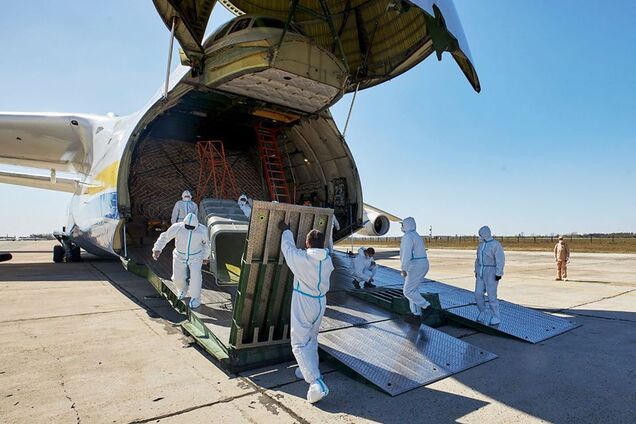 Про х*ёвых посредников, или Как Офис президента считает чужие самолеты