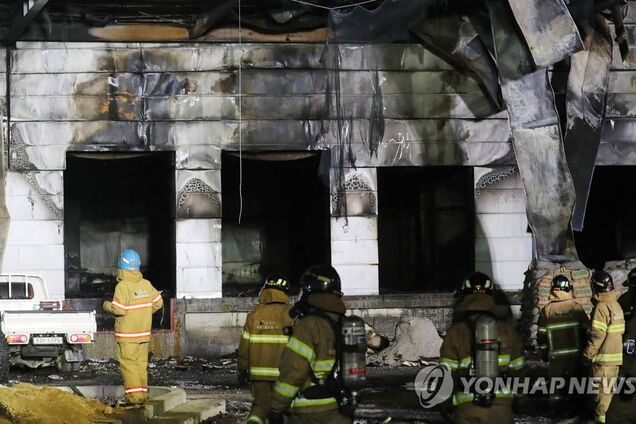 У Південній Кореї в масштабній пожежі загинули понад 30 осіб: подробиці та фото
