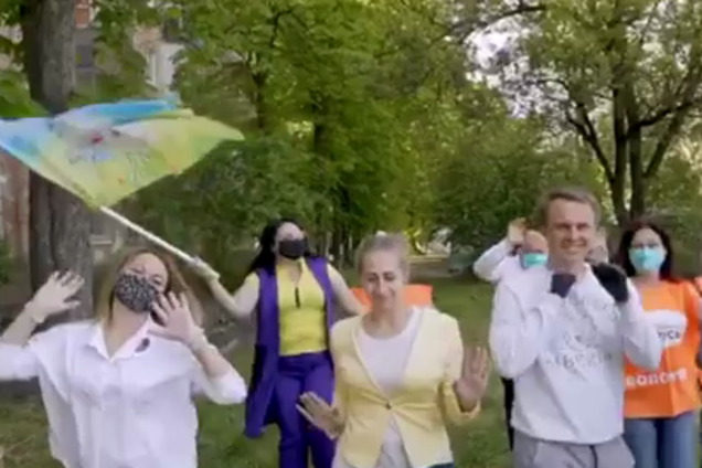 У Росії депутат з'явився в кліпі з прапором України