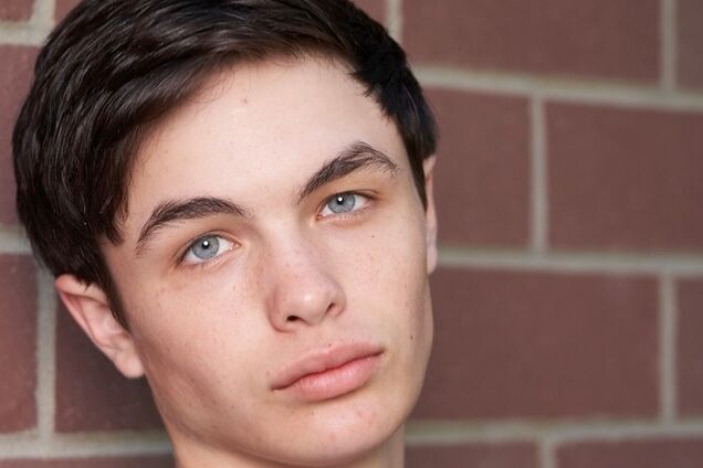 16-летняя звезда сериала 'Флеш' неожиданно умер