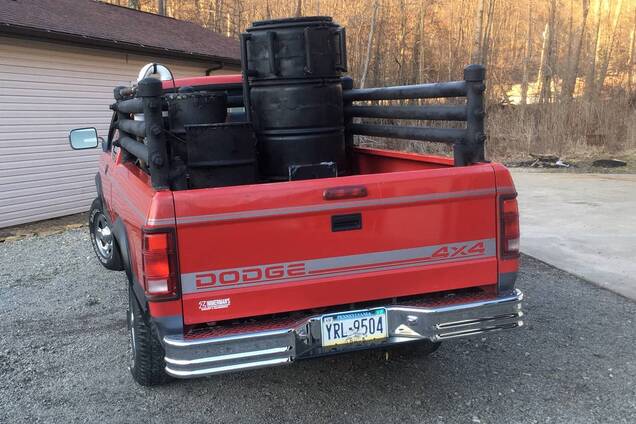 В сети показали внедорожник, работающий на дровах. Фото